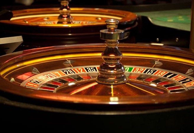 Mchezo wa sloti Big 5 Africa wenye wanyama kama simba na tembo.